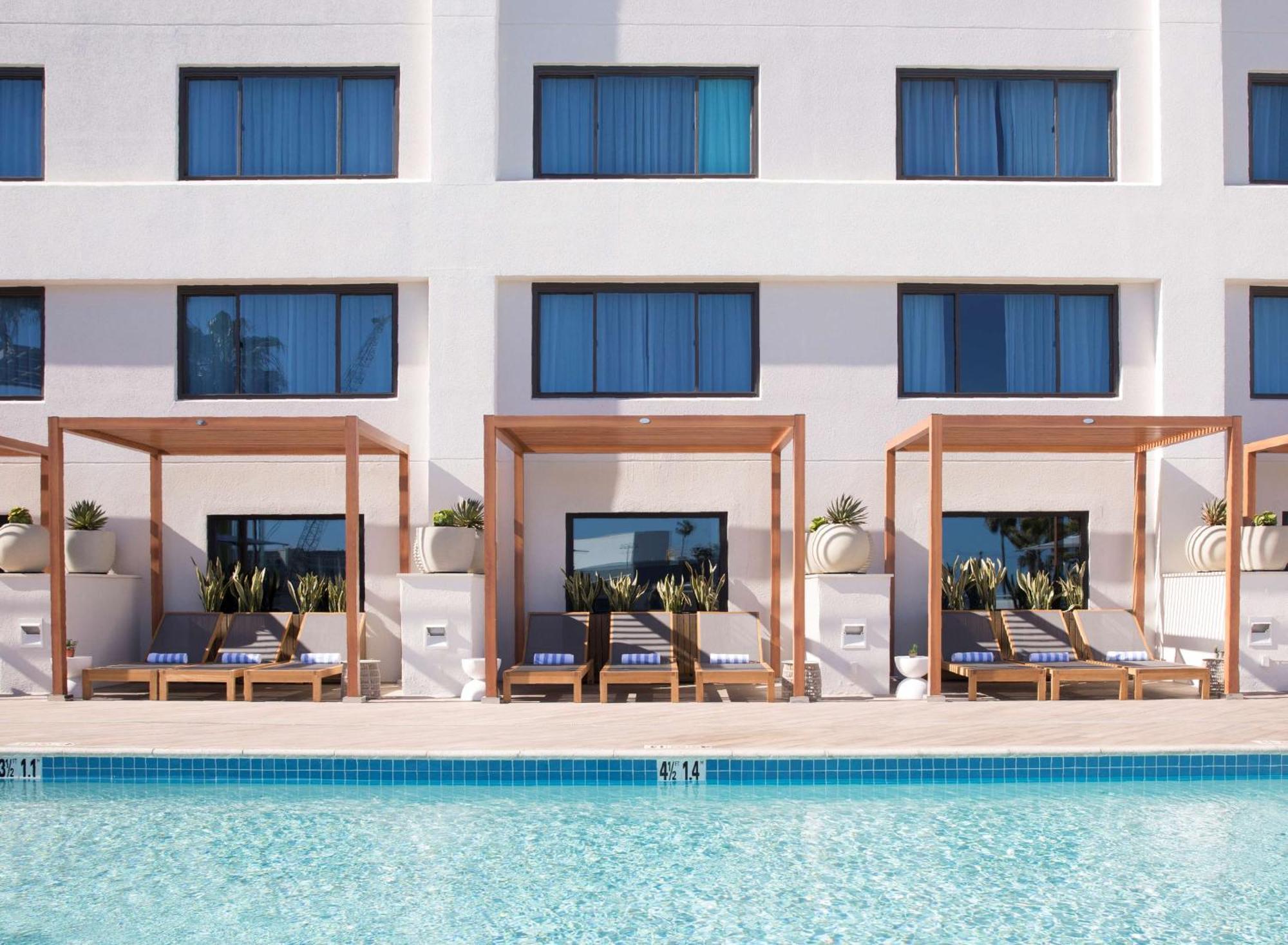Hilton Hotel 3*