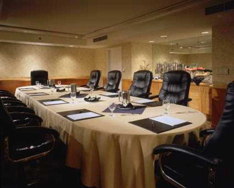 Hilton Hotel 3*